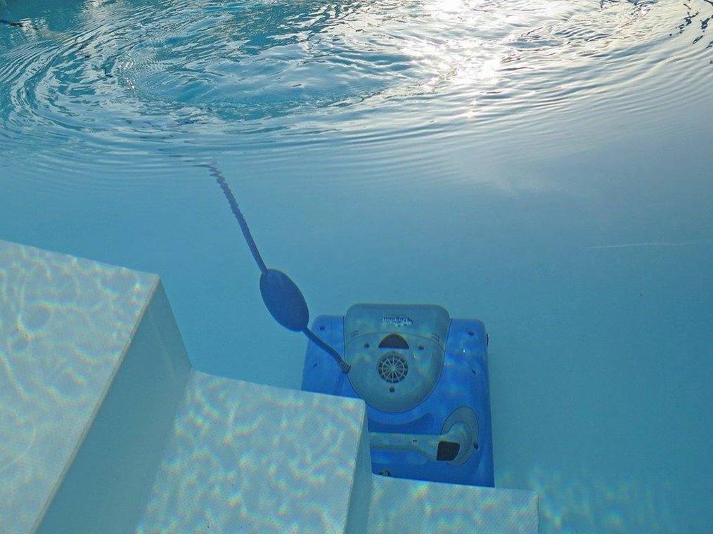Skimming and scrubbing