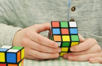 Cubing Your Way to Travel Bliss: Space-Saving Secrets